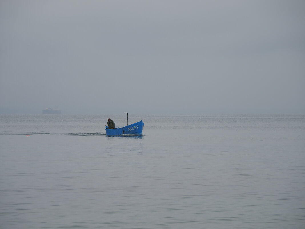 Лодка, туман, Чёрное море, Болгария. - Евгений Седов