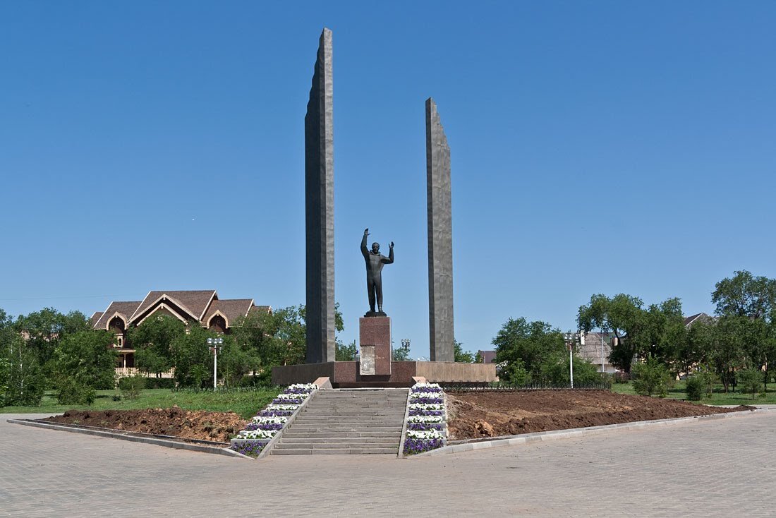 Памятник Юрию Гагарину. Оренбург - MILAV V