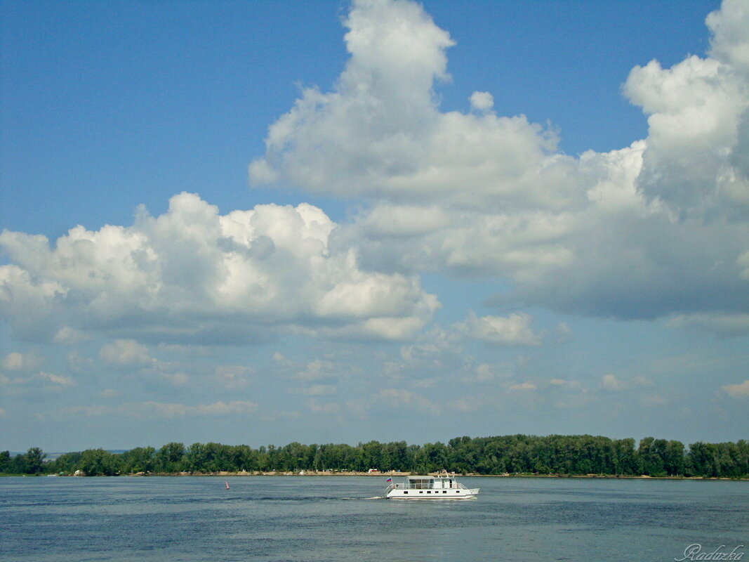 Облака над Волгой - Raduzka (Надежда Веркина)