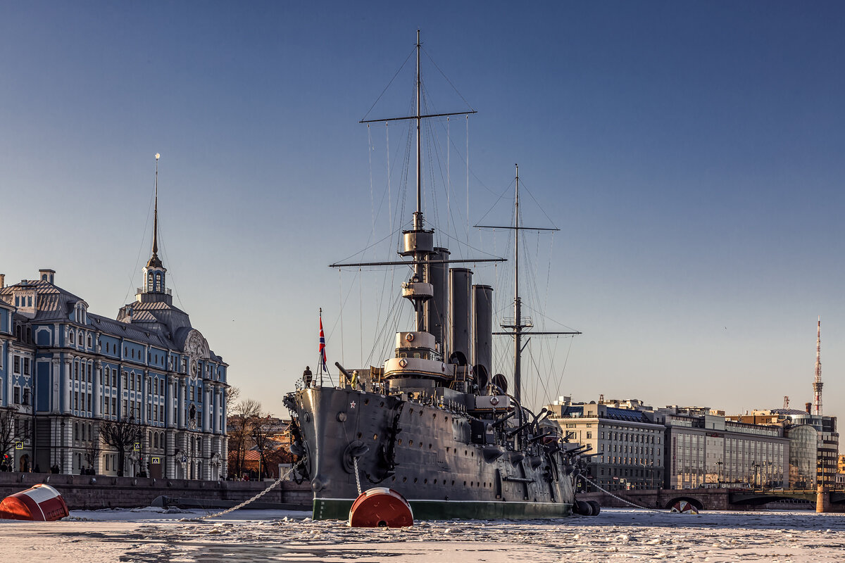 Зимний крейсер Аврора