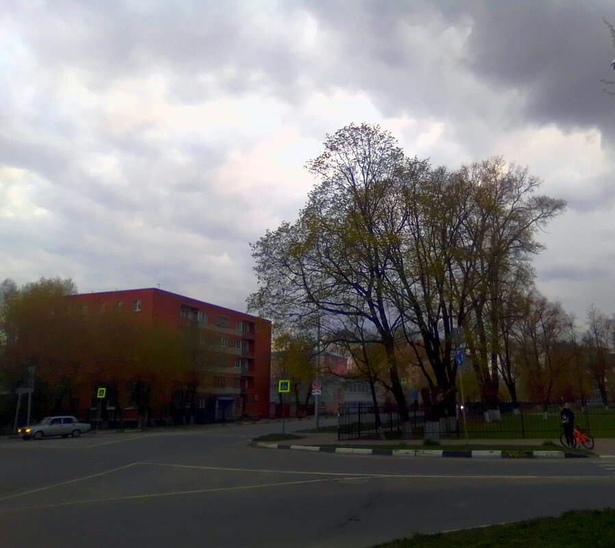 Весна на улицах города - Игорь Чуев