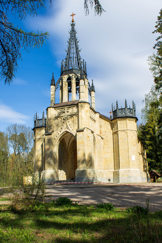 Храм в Шуваловском парке - Yurij Katkov