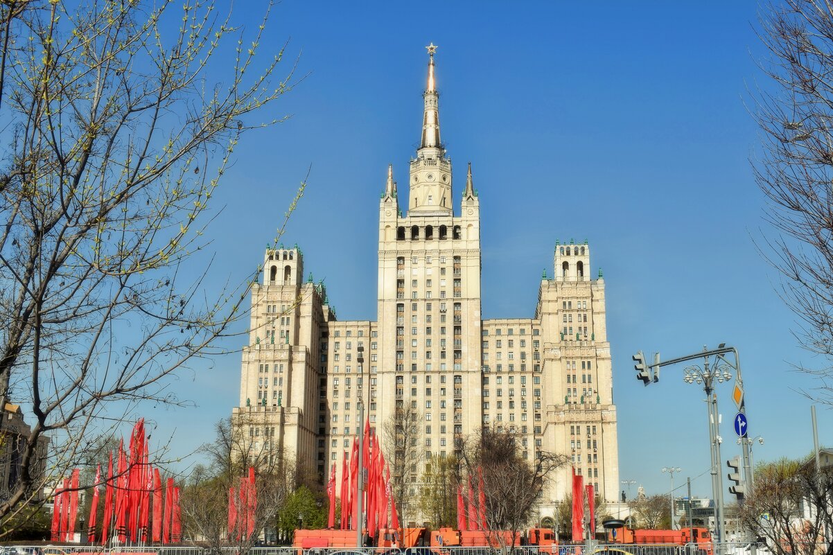 «Сталинская высотка» — жилой дом на Кудринской площади (с 1925 по 1992 года — площадь Восстания). - Татьяна Помогалова