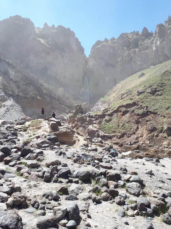 Водопад Султан в пыли после схождения селя в прошлом году - Ирина 