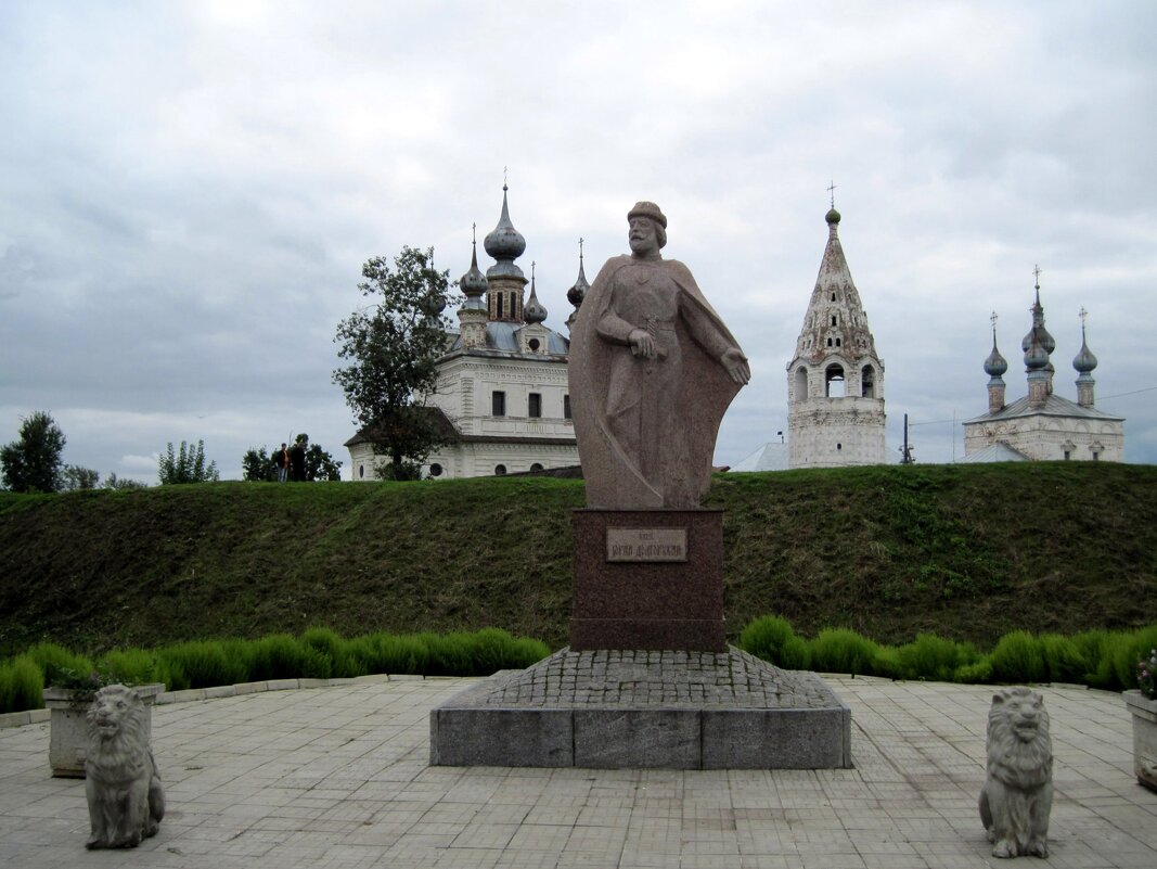 Памятник Юрию Долгорукову. Город Юрьев-Польский. - Ирина ***