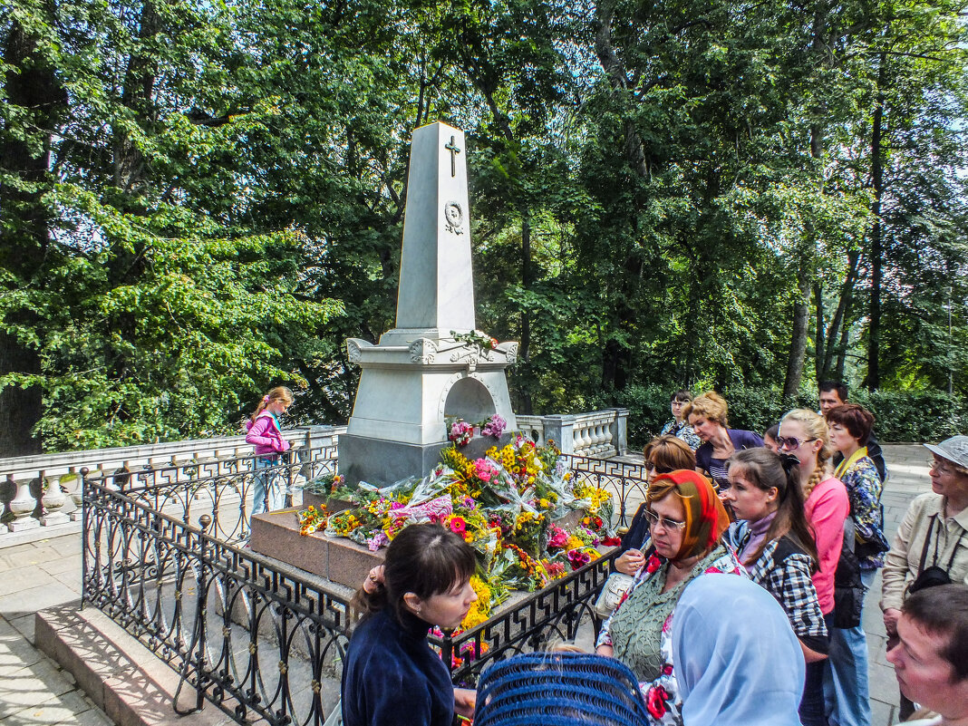 Памятник на могиле Пушкина в Святогорском монастыре - Стальбаум Юрий 