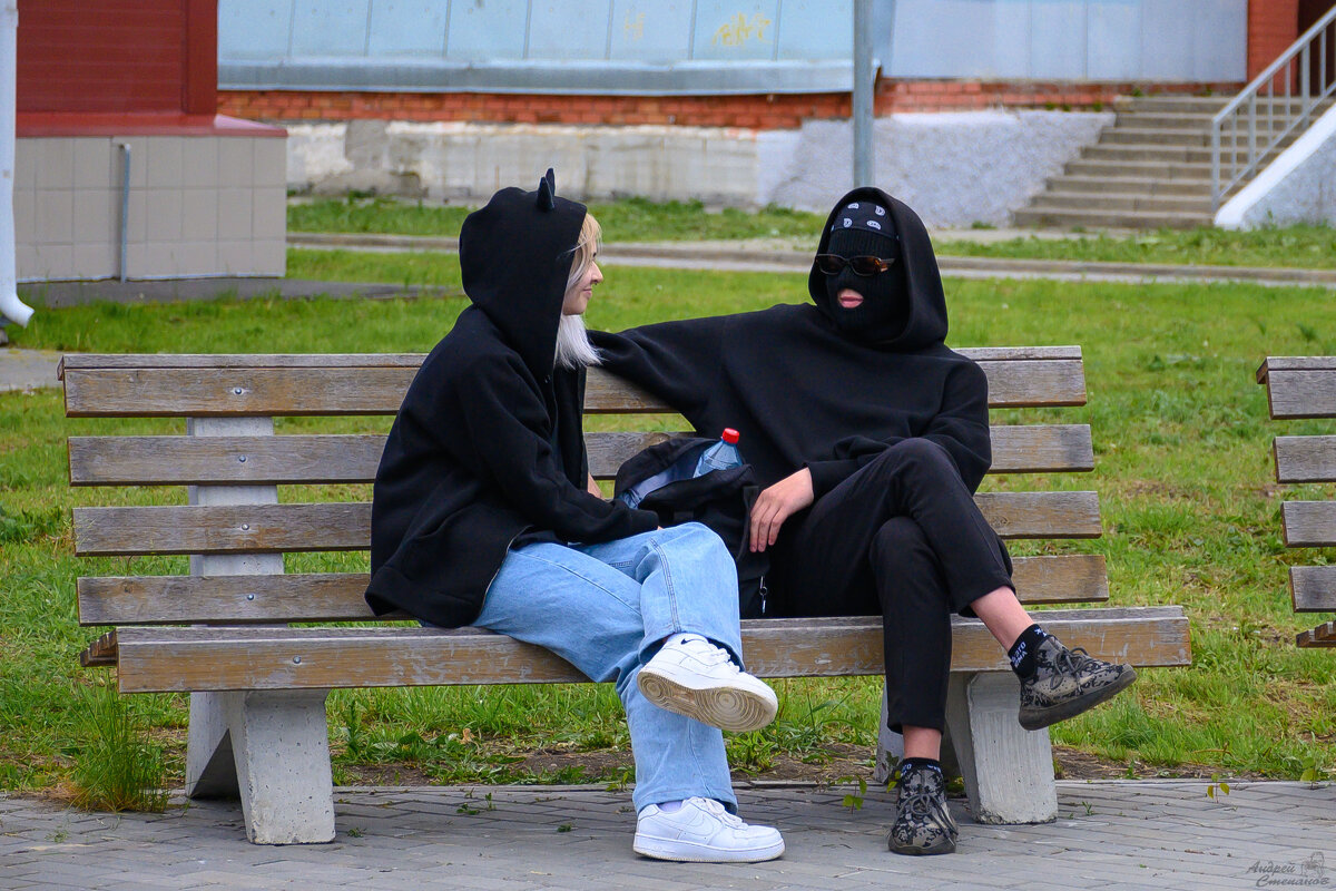 На скамейке..... - Андрей + Ирина Степановы