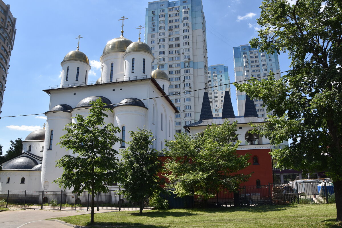 Нагорный. Церковь Ермогена, Патриарха Московского и всея Руси в Зюзине (новая). - Александр Качалин