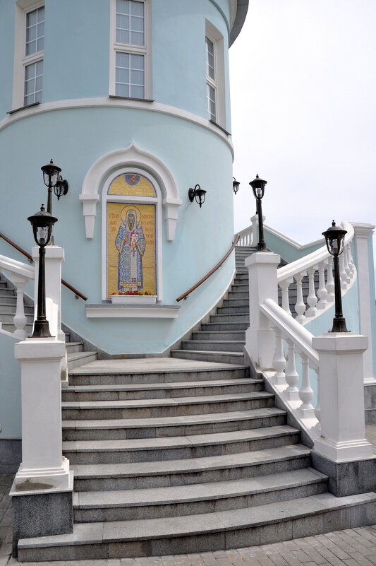 Лестница Алексеево-Владимирского храма - Татьяна 