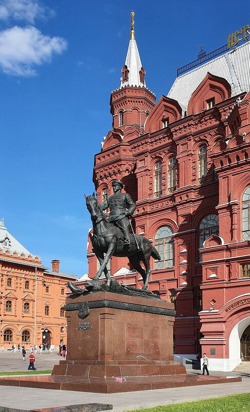 Памятник Жукову в Москве - Людмила Смородинская