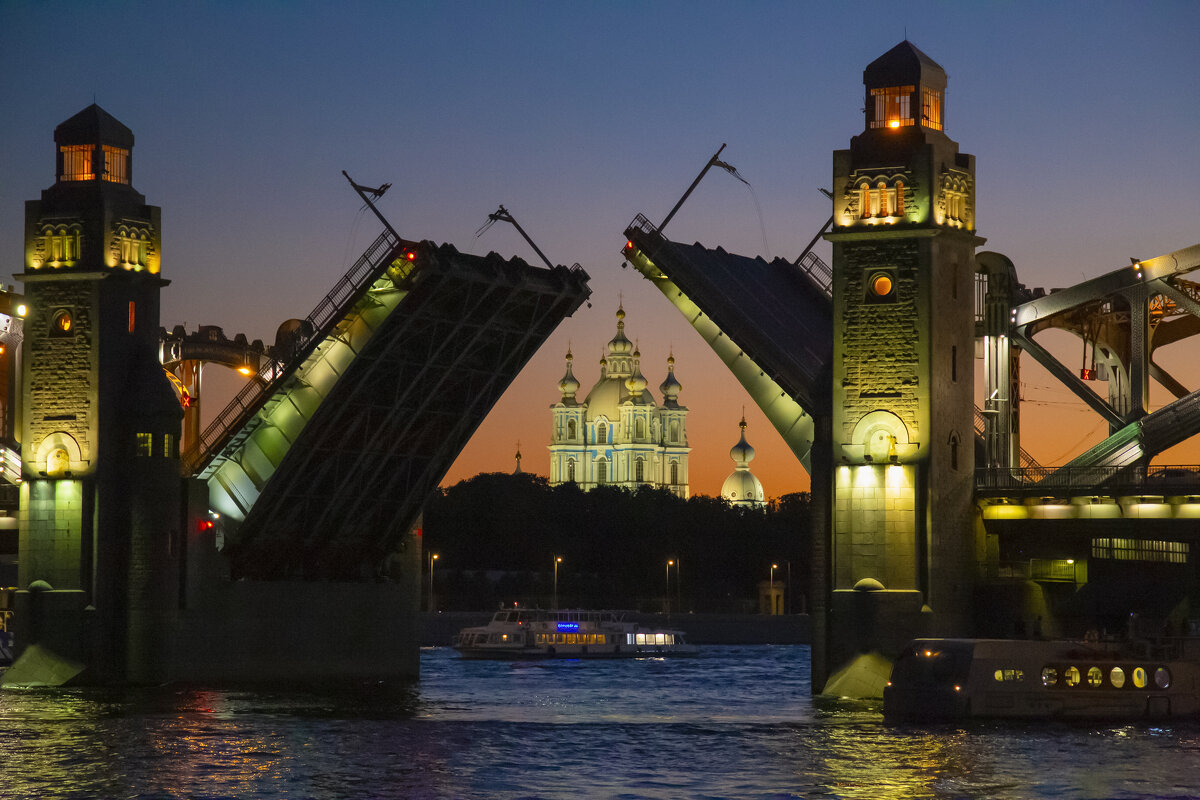 Большеохтинский мост и Смольный Собор - Светлана Карнаух