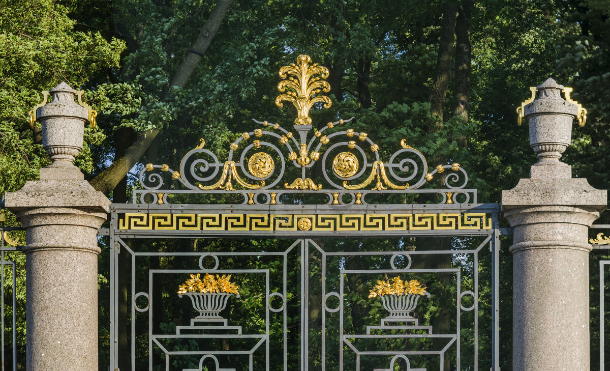 Золотое убранство ворот Летнего сада - Стальбаум Юрий 