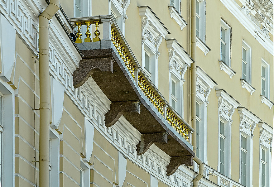 Штабной балкон - Петр Фролов