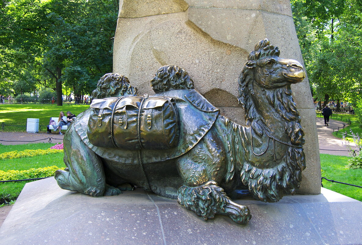 Фрагмент памятника Пржевальскому в Александровском саду. - Валерий Новиков