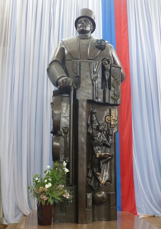 Памятник С.П.Дягилеву в Перми - Лидия Бусурина