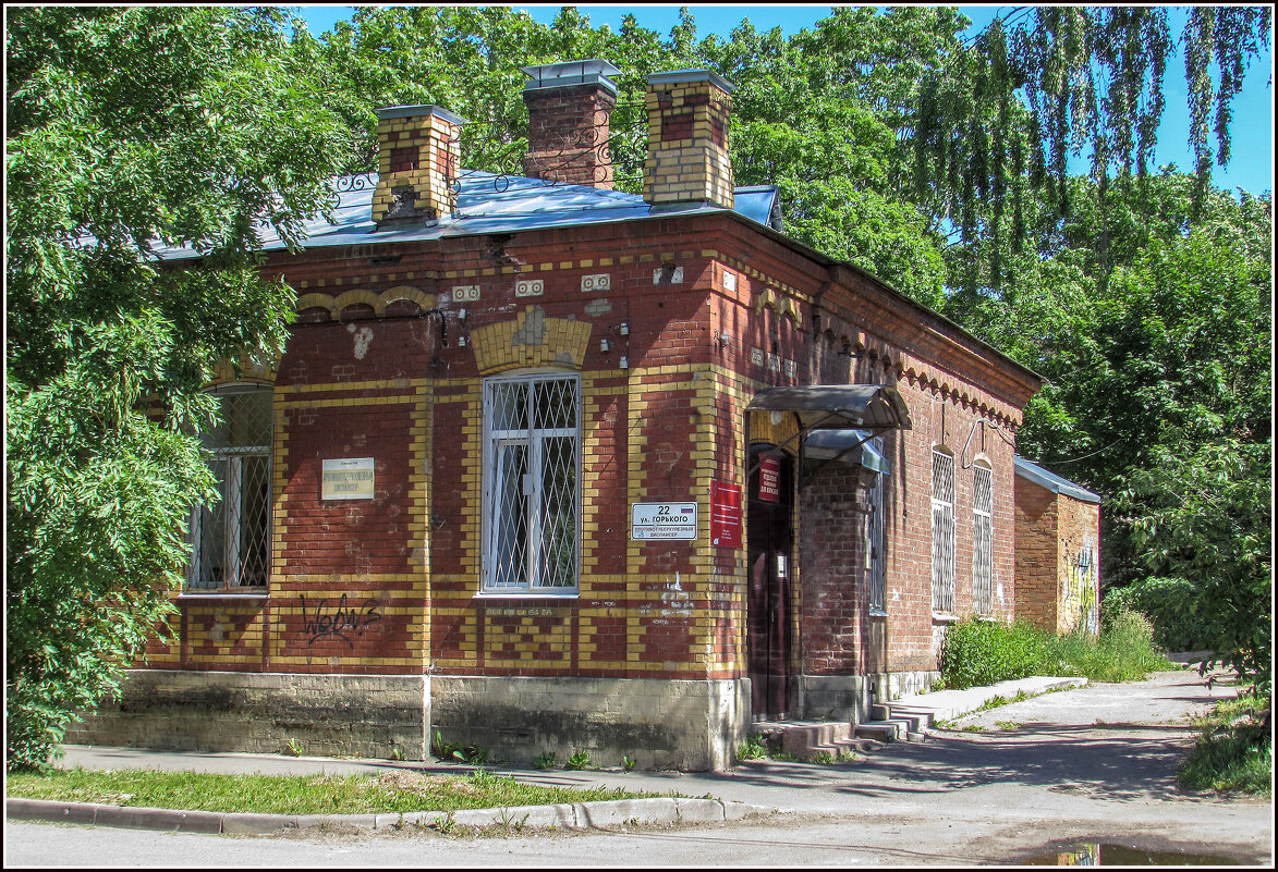 Старый каменный дом в Гатчине. - Любовь Зинченко 
