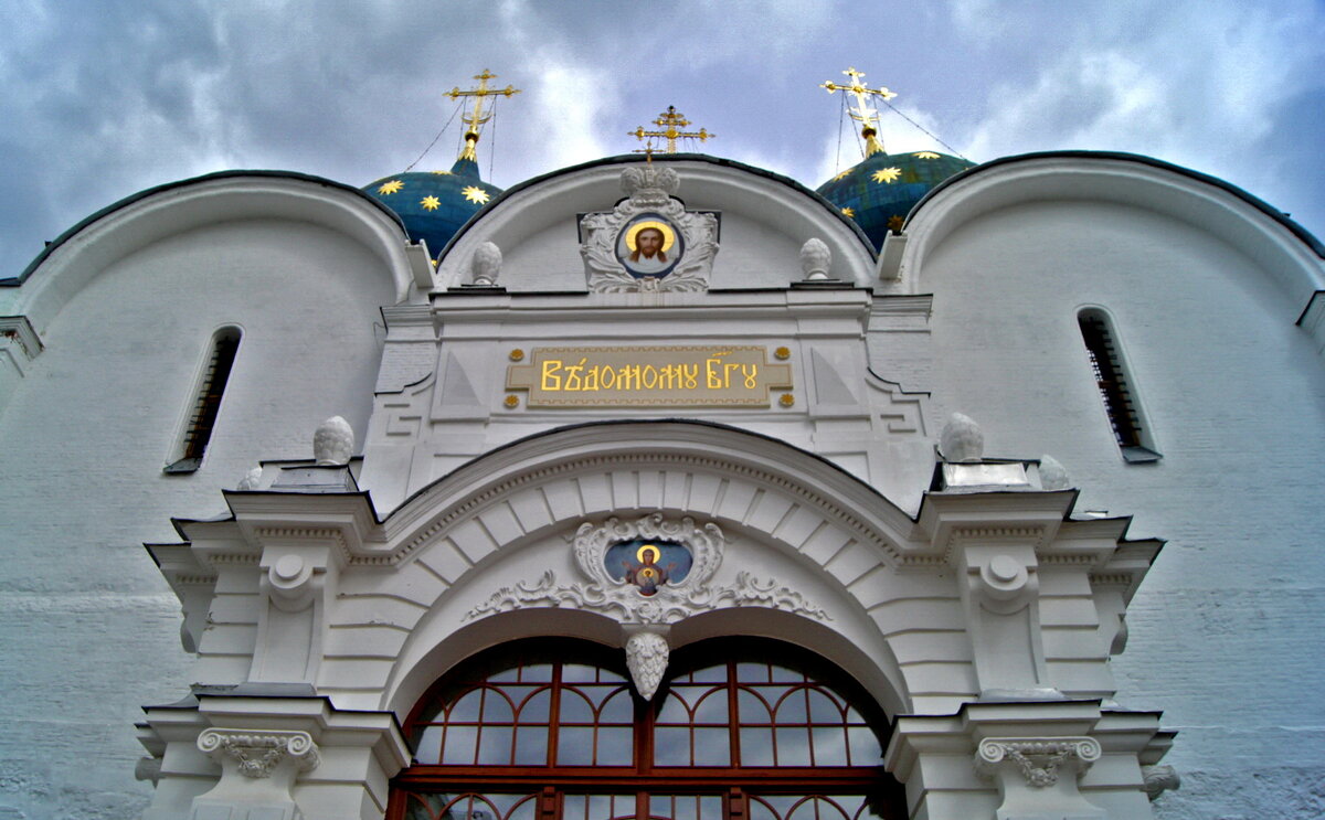 Над входом  в Успенский собор - Елена Кирьянова