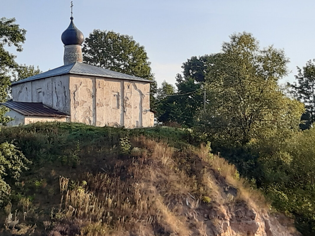 Церковь Козьмы и Домиана на Гремячей горе.15 век - galina bronnikova 