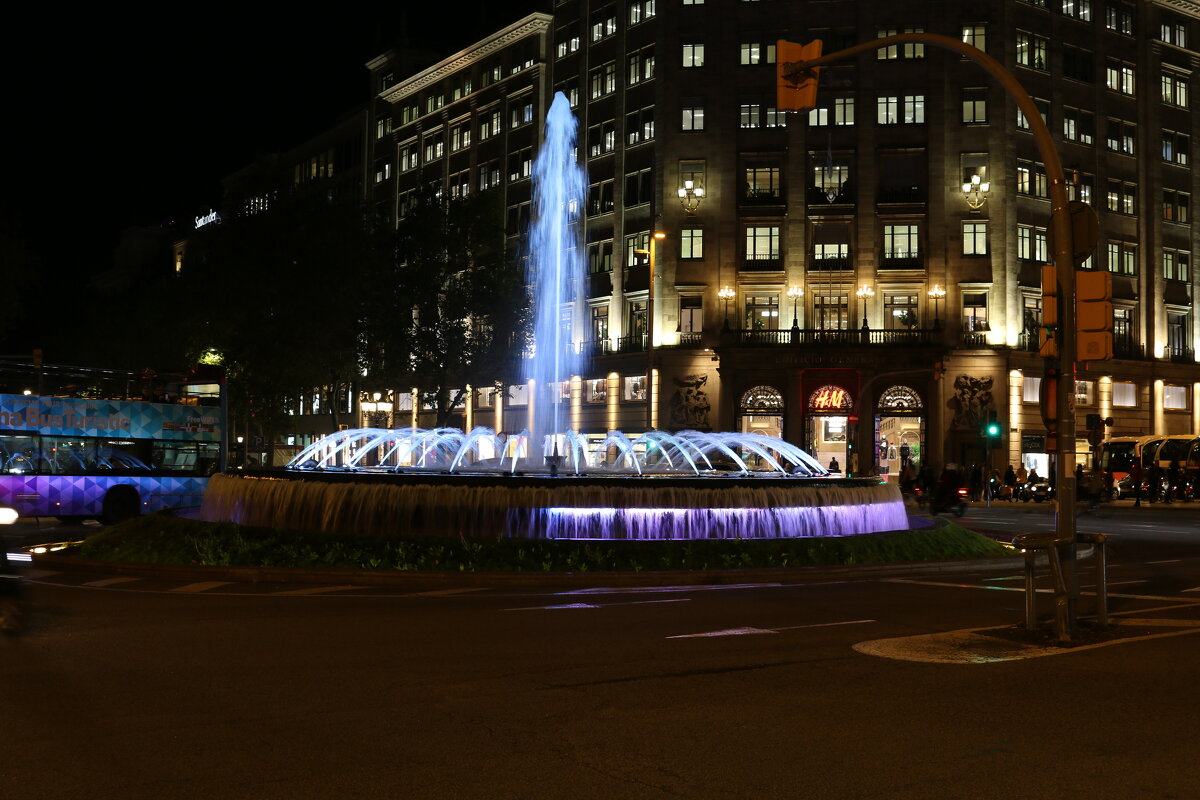 Вечерние фонтаны Барселоны - Ольга 