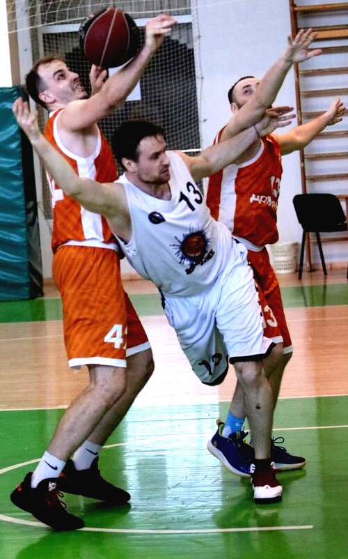 Баскетбол - Андрей Хлопонин
