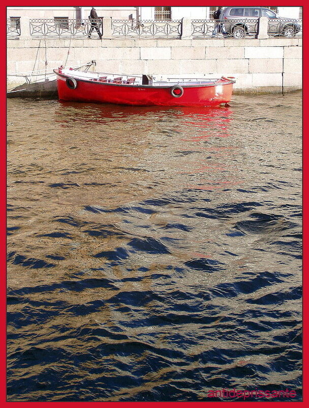 Красная лодка на Мойке... - vadim 