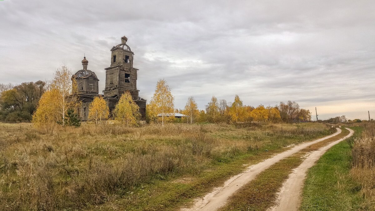 В области - Олег Денисов