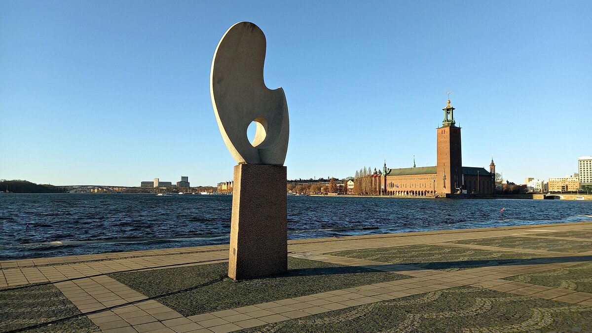 Скульптура "Solbåten" 1966г. "Солнечная лодка"остров Riddarholmen Стокгольм - wea *