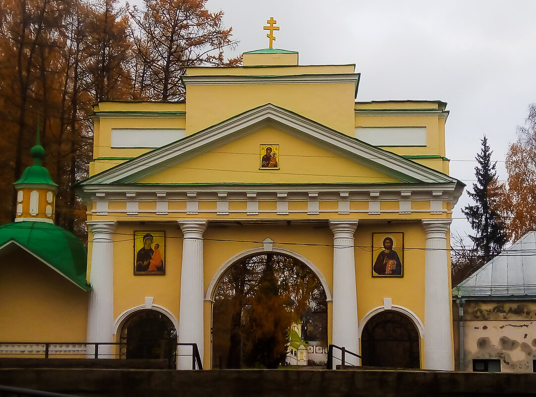Врата Тихвинского Успенского монастыря - Сергей Кочнев