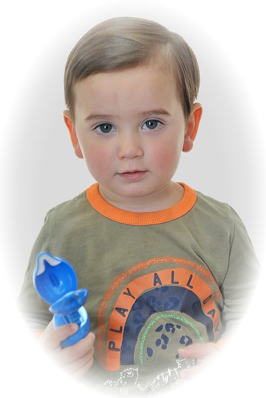 Портрет мальчика с игрушкой... - Дмитрий Воронин