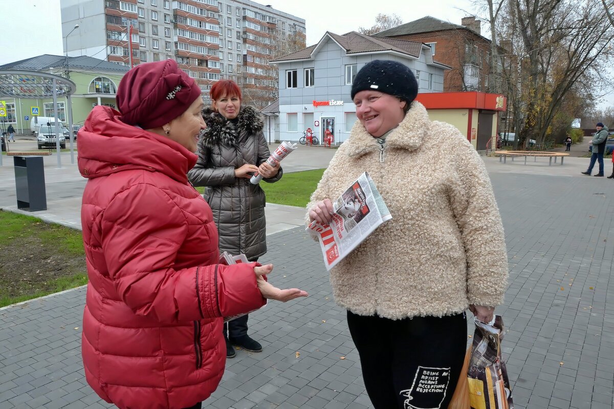 Красные в городе. - Михаил Столяров