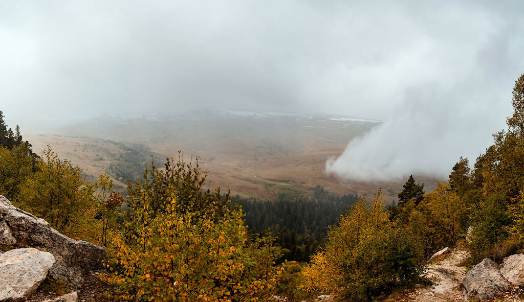 Осеннее плато Лаго-Наки в облаках. (Адыгея) - Дина Евсеева