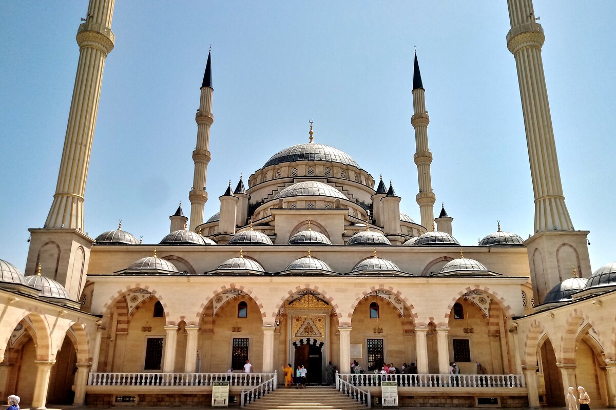 Главный вход в мечеть «Сердце Чечни» - Елена (ЛенаРа)