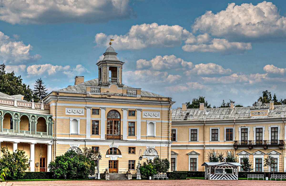 Вход в Павловский дворец - Vlaimir 