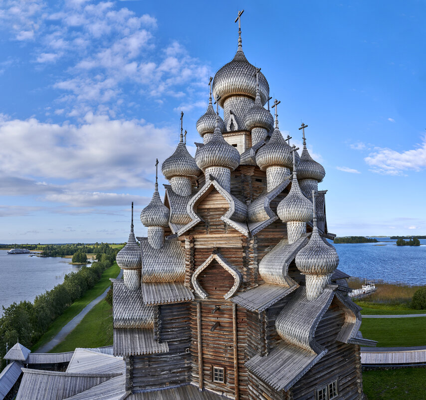 Преображенская Церковь на острове Кижи колокольня