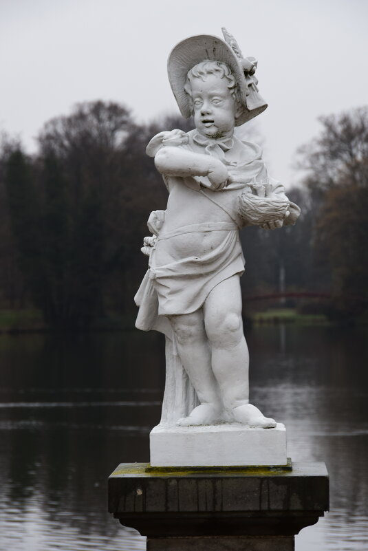 Германия. Статуя в парке  Шарлоттенбург. - Galina Leskova