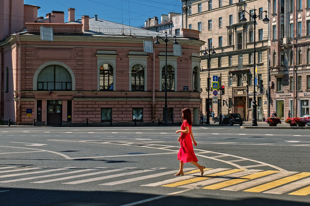 Девушка в красном платье - Сергей Шатохин 