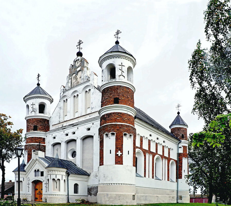 Церковь Рождества Пресвятой Богородицы (1524 г.). Мурованка, Белоруссия. - Михаил Малец