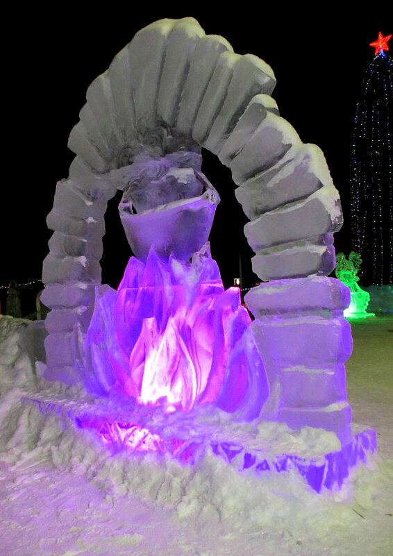 Ледяная скульптура -очаг... - Нэля Лысенко