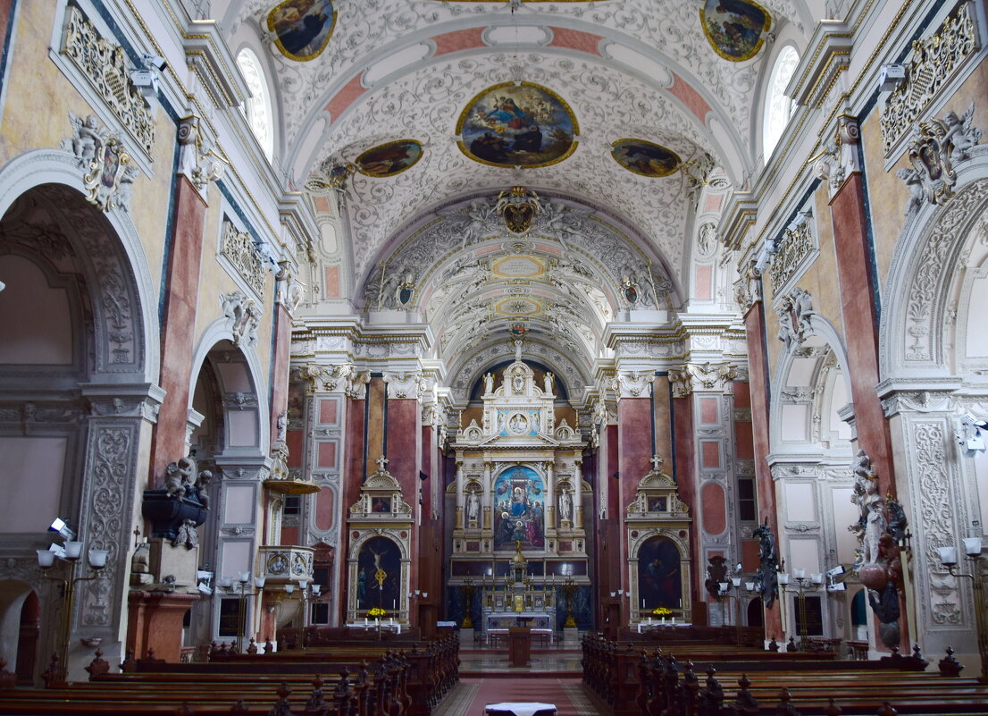 Австрия . Вена. Интерьер церкви Шотландского монастыря - Galina Leskova