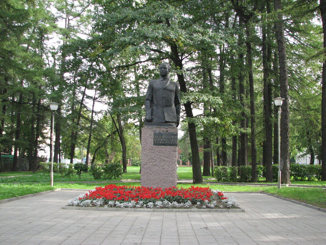 Памятник В.Загорскому. - Николай Николаевич 
