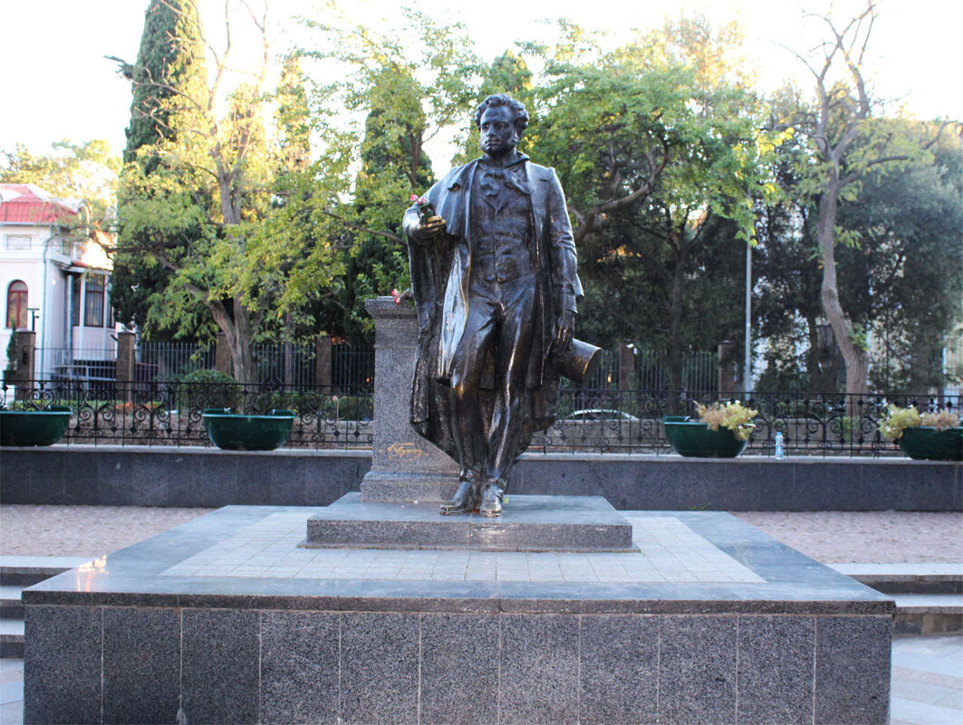 Памятник Александру Пушкину - Любовь ***