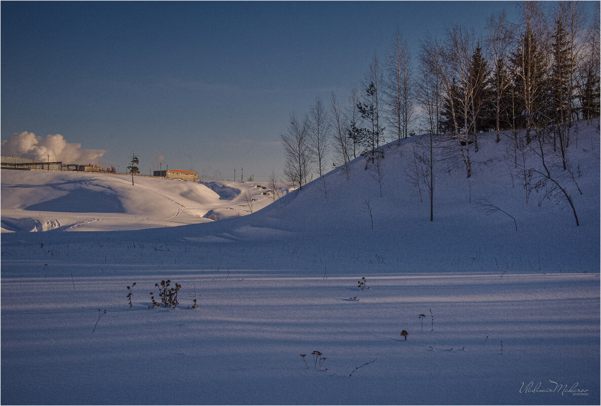 "Свет на снегу. Морозный день"© - Владимир Макаров