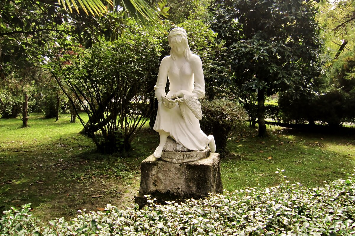 Скульптура «Девушка с голубем» - Елена (ЛенаРа)