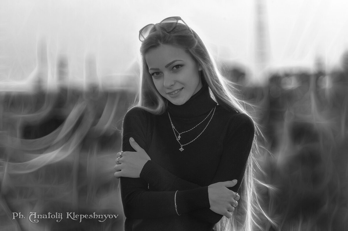 Монохромный портрет девушки - Анатолий Клепешнёв