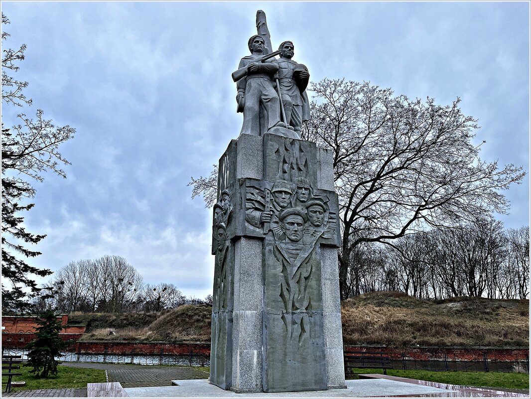 Мемориальный комплекс, посвященный героям штурма Пиллау. - Валерия Комова
