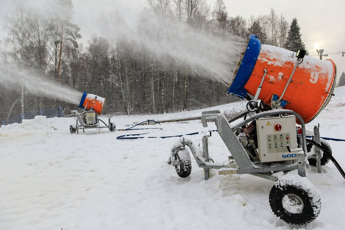 Производство снега - skijumper Иванов