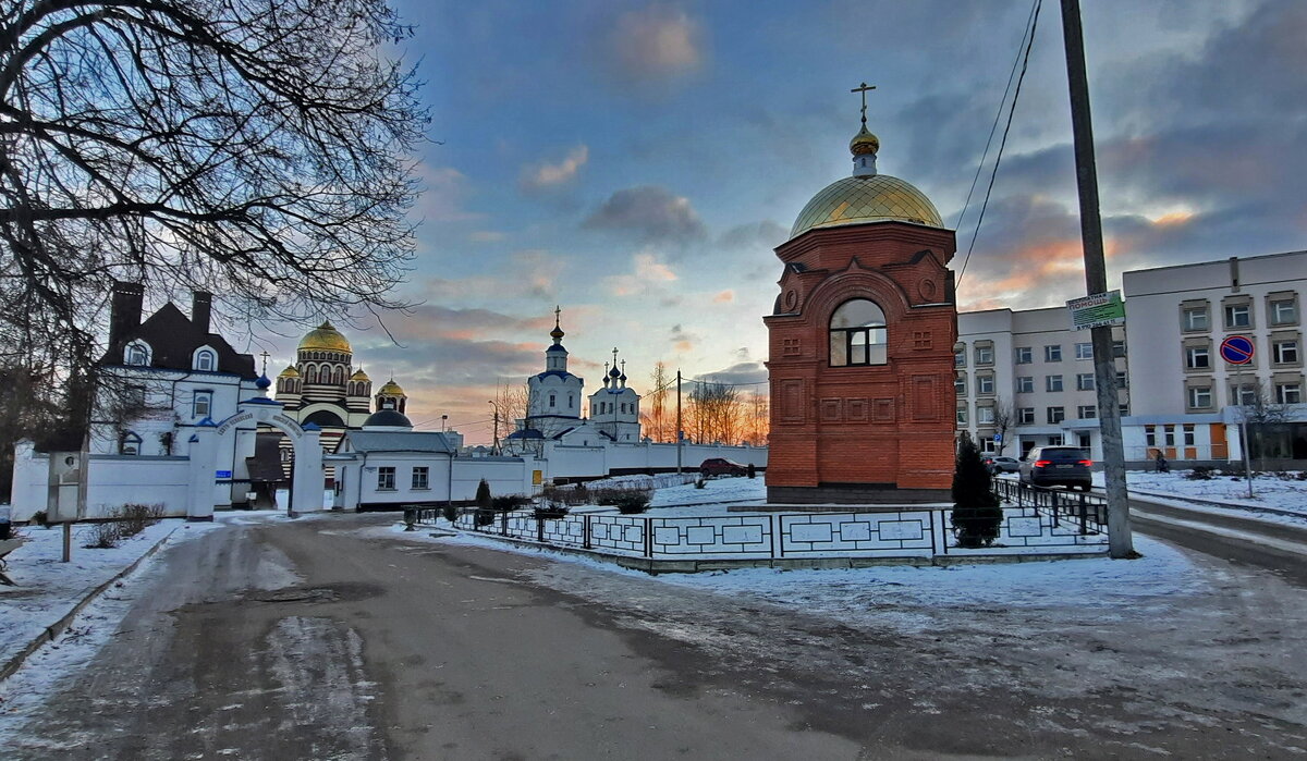 Вид на Свято Успенский мужской монастырь - Елена Кирьянова