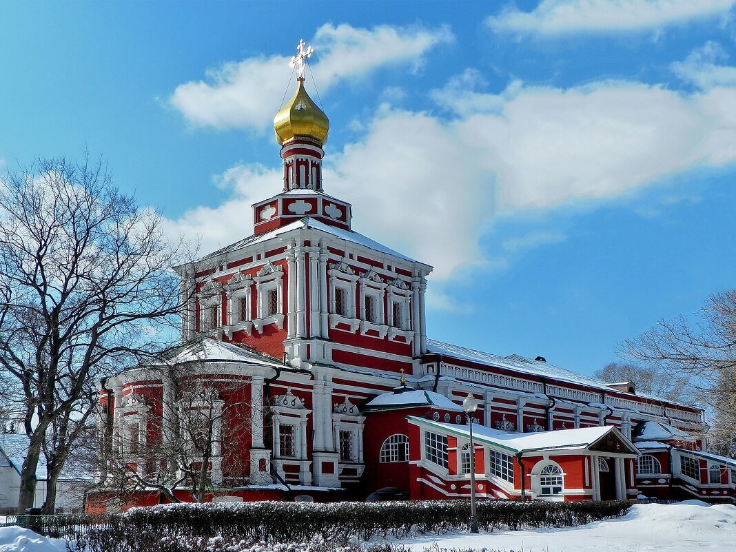 храм Успения в Новодевичьем монастыре - Вера 