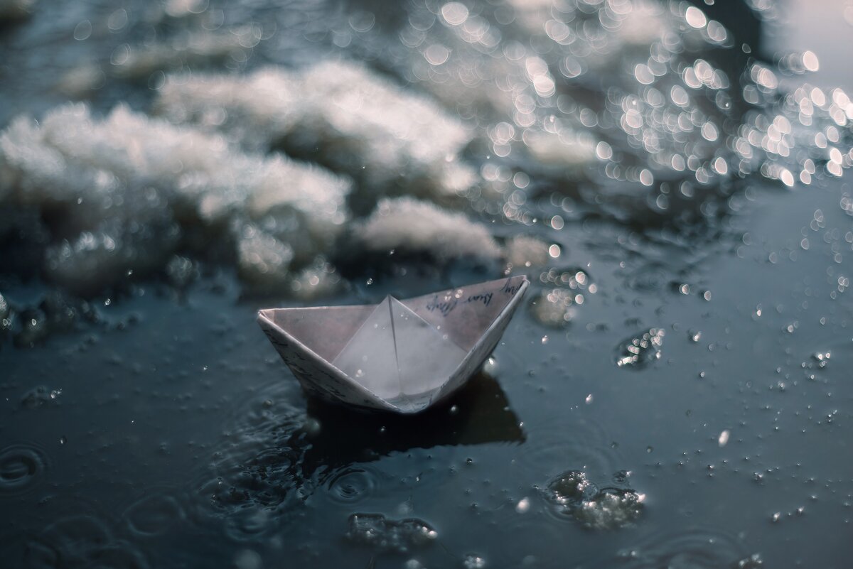 Бумажный кораблик - Екатерина Леонова
