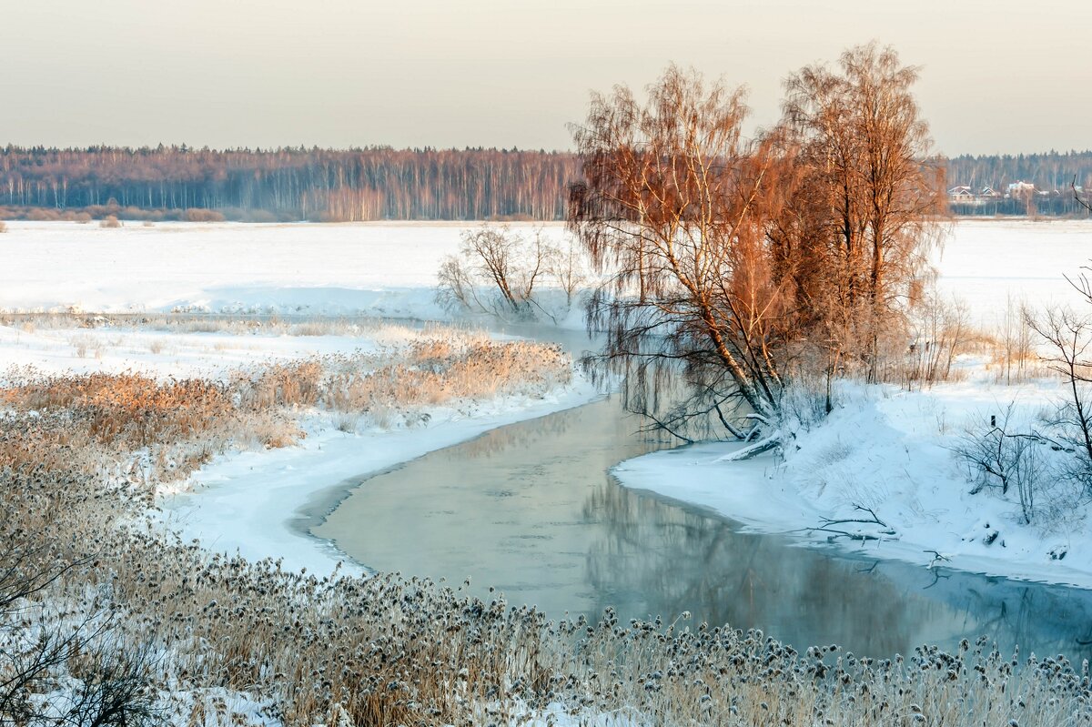 На излучине февральской реки - Валерий Иванович